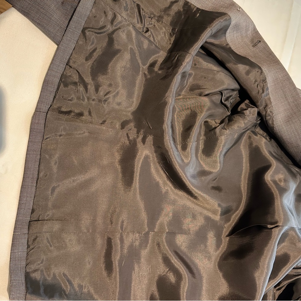 Suit - Picture 6 of 11